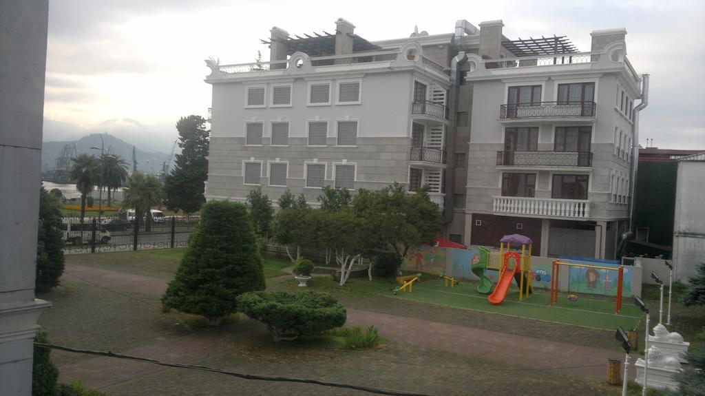 Nini'S Apartments Batumi Luaran gambar